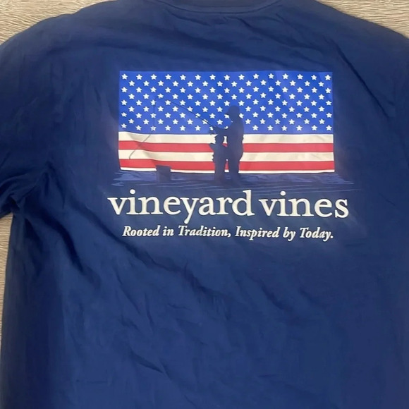 Vineyard Vines size medium short sleeve Americana fishing T shirt rooted in - Picture 5 of 5